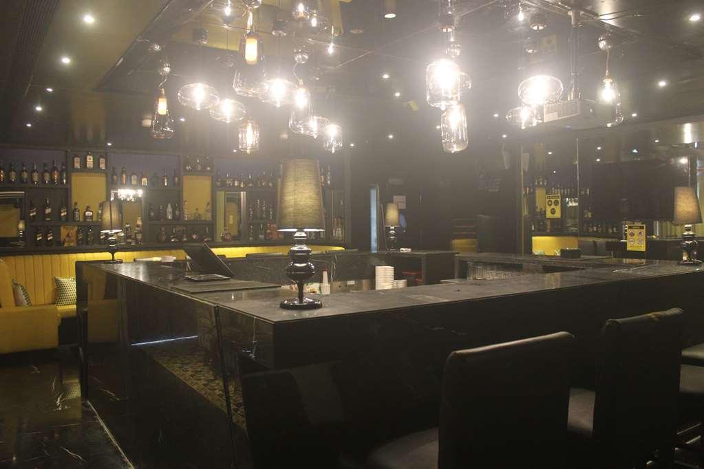 Zone By The Park Coimbatore Restoran foto