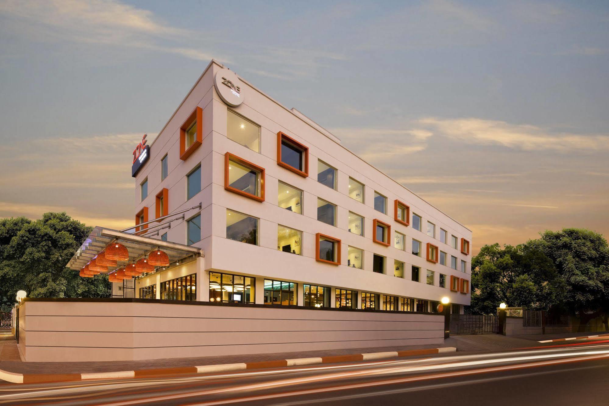 Zone By The Park Coimbatore Bagian luar foto